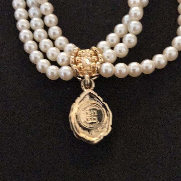 Vintage Givenchy Pearl & Rhinestones Necklace triple strand with Pendant - Picture 9 of 9